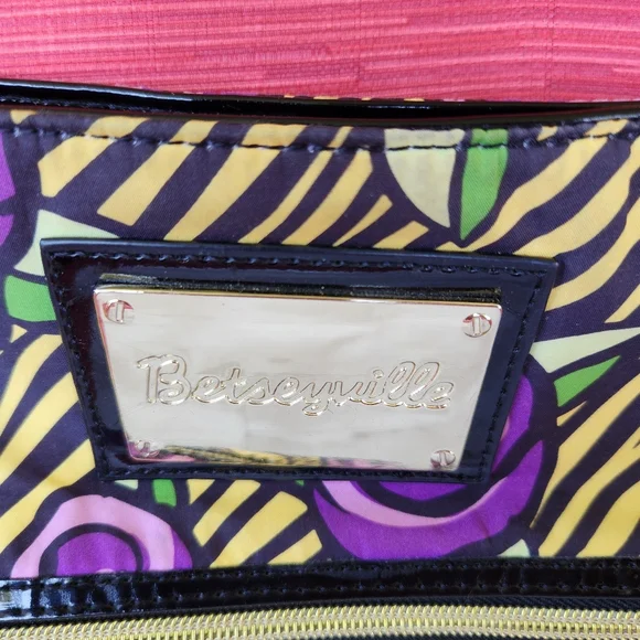 Betsey Johnson Purple and Yellow Crossbody Bag READ DISCRIPTION BEFORE PURCHASE! - Picture 3 of 10
